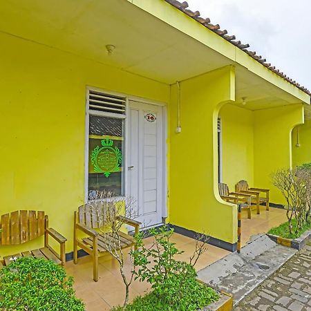 Spot On 91905 Hotel Cipto Arum Cilacap Esterno foto