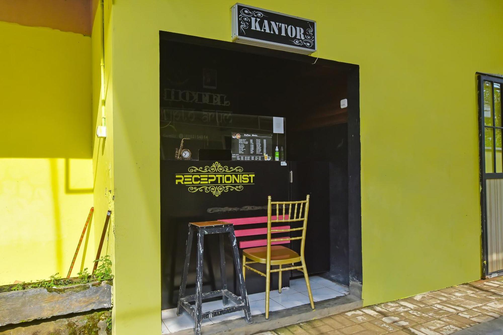 Spot On 91905 Hotel Cipto Arum Cilacap Esterno foto